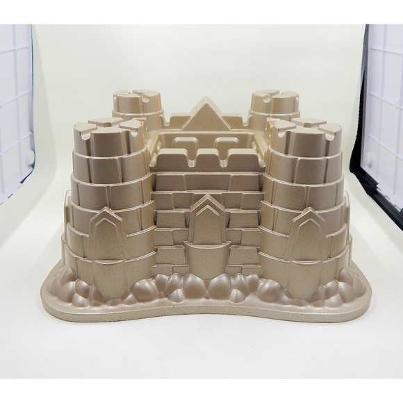 Nordic Ware Castle Bundt Party Cake Pan 10 Cup Heavy Duty Cast Aluminum - Picture 4 of 7